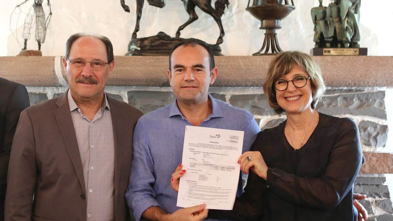 Licenças foram entregues pelo governador e secretária do Ambiente e Desenvolvimento Sustentável