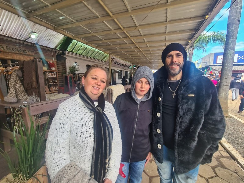 Tatiani, Micael e Samuel, de Carlos Barbosa (RS).
