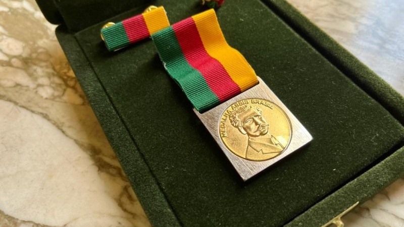 Medalha Assis Brasil é entregue foi criada em 1973