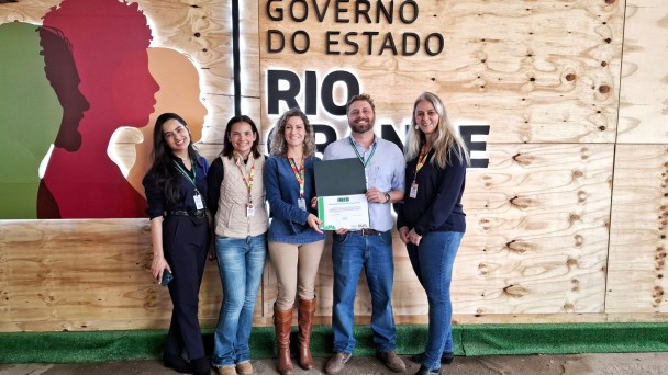 O certificado da adesão foi entregue ao diretor do Departamento de Defesa Vegetal da Seapi, Ricardo Felicetti.